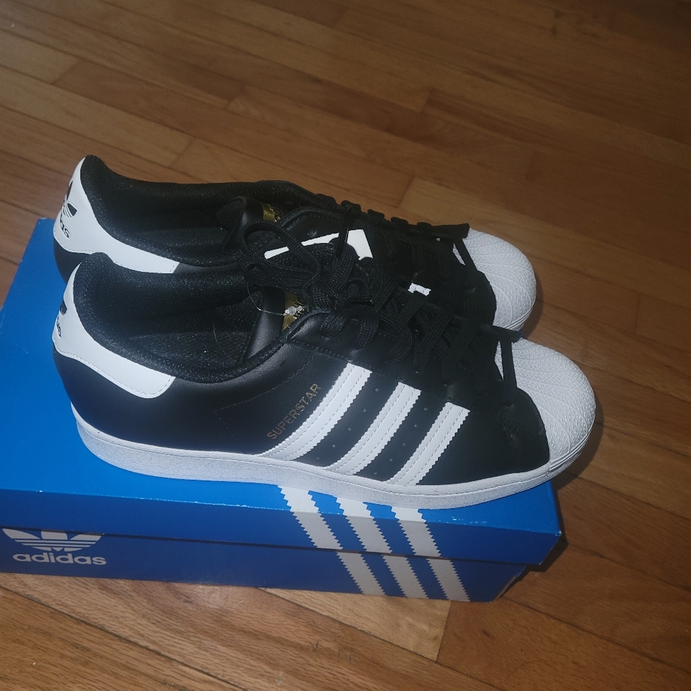 Addidas superstar shoes